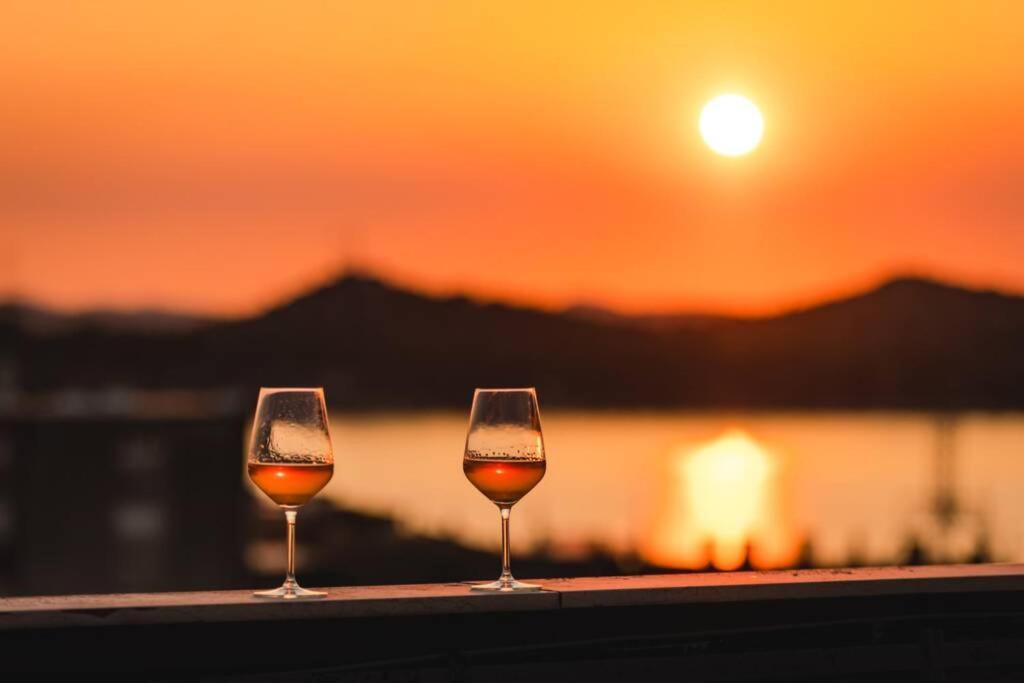 The Spot - Rooftop In The City Centre + Parking 希贝尼克 外观 照片
